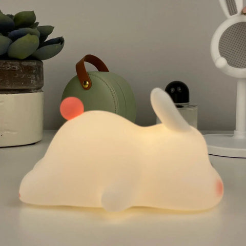 Nachtlicht mit großem Kaninchengesicht