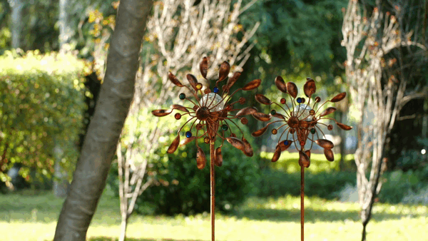 Solarbetriebener Windspinner aus Glaskugeln